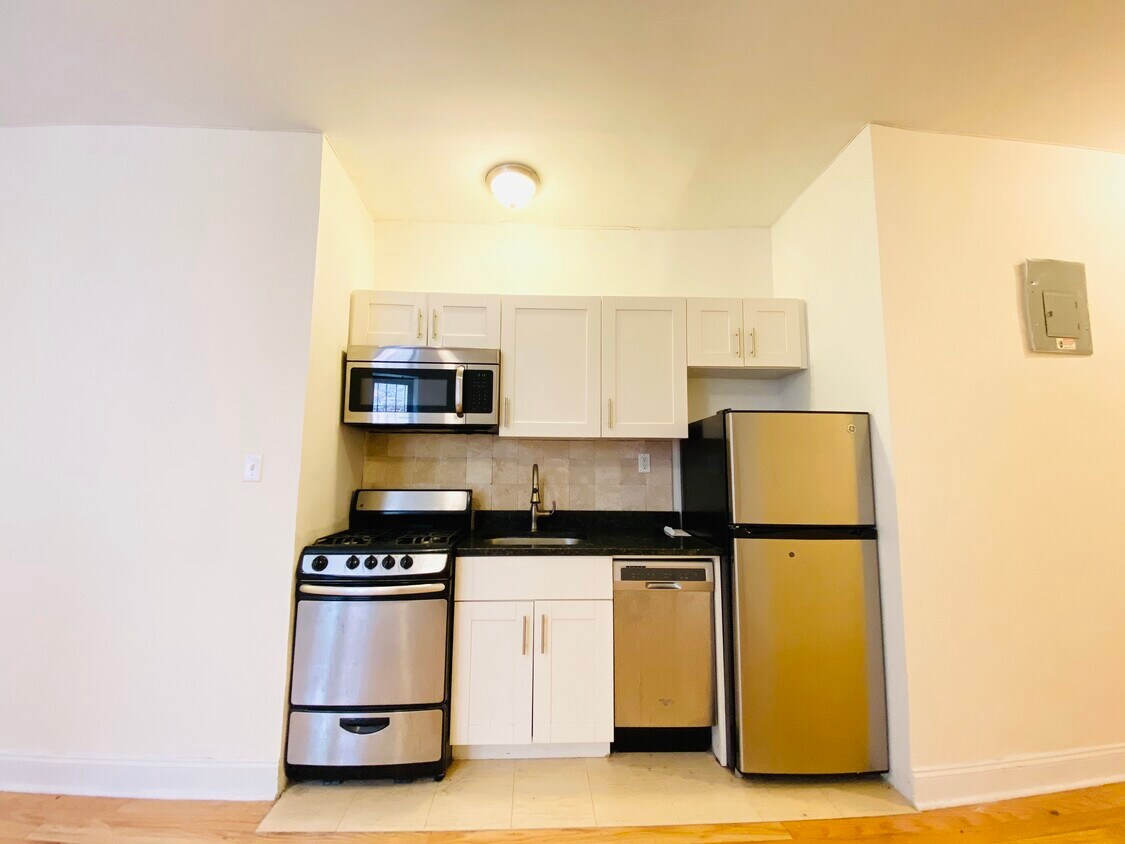 Primary Photo - 614 W 152nd St