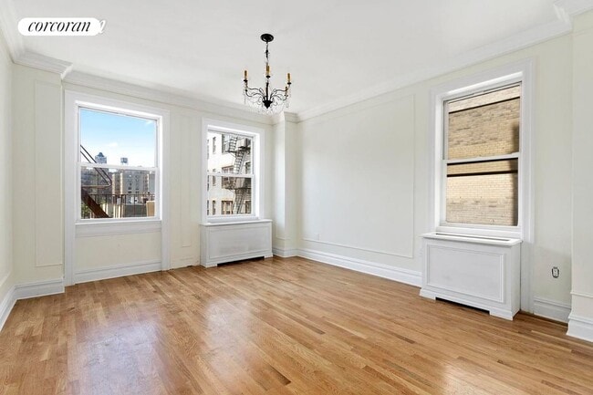 Building Photo - 610 W 110th St