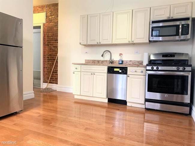 Building Photo - 3 br, 1.5 bath Apartment - 449 W 153rd St