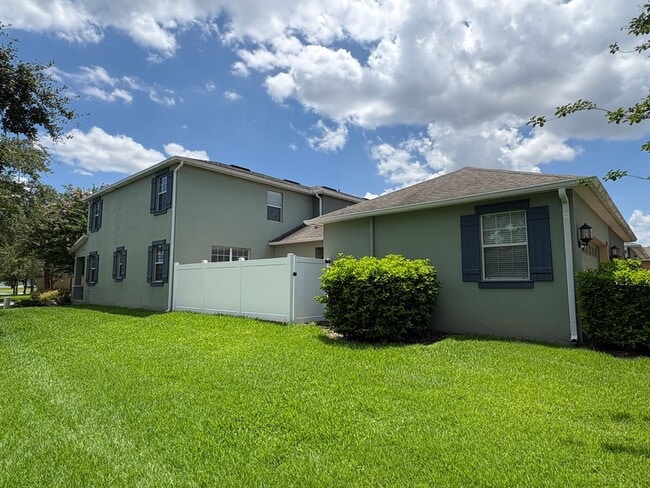 Building Photo - 14873 Evergreen Oak Loop