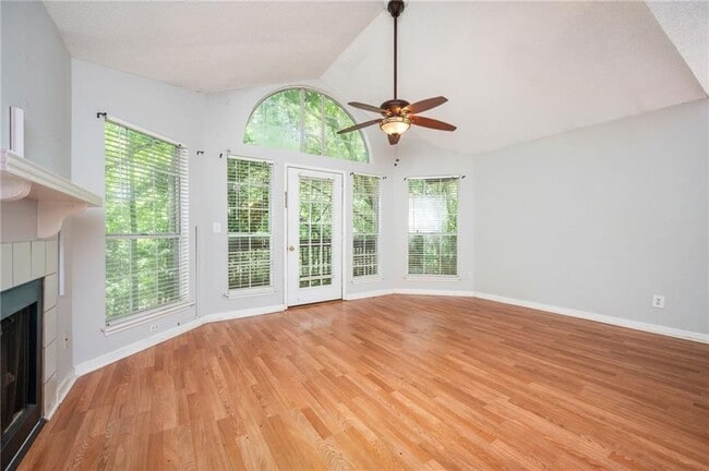 Building Photo - 915 Wentworth Ct