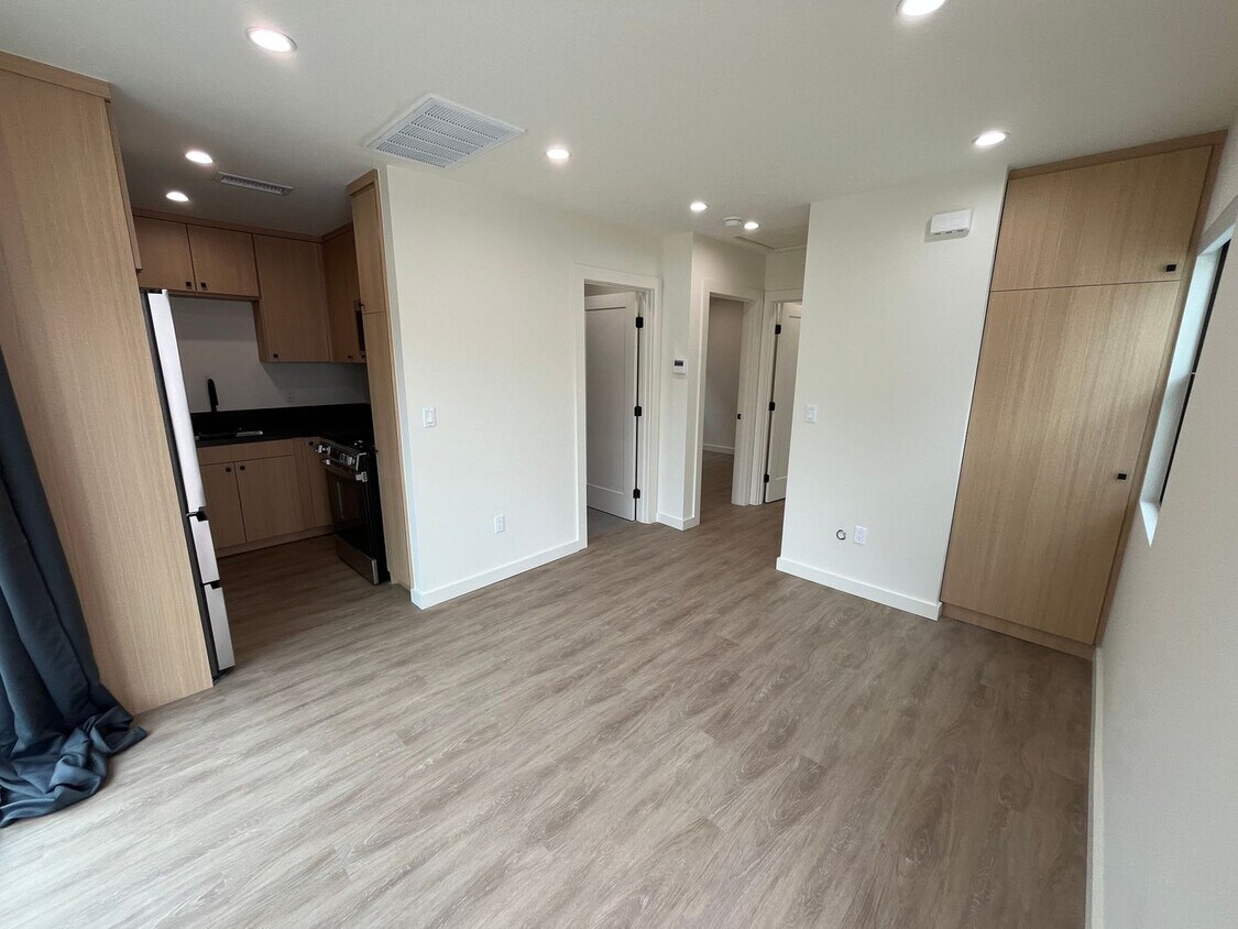 Foto principal - Newly Remodeled 2 Bed 1 Bath Unit in PB