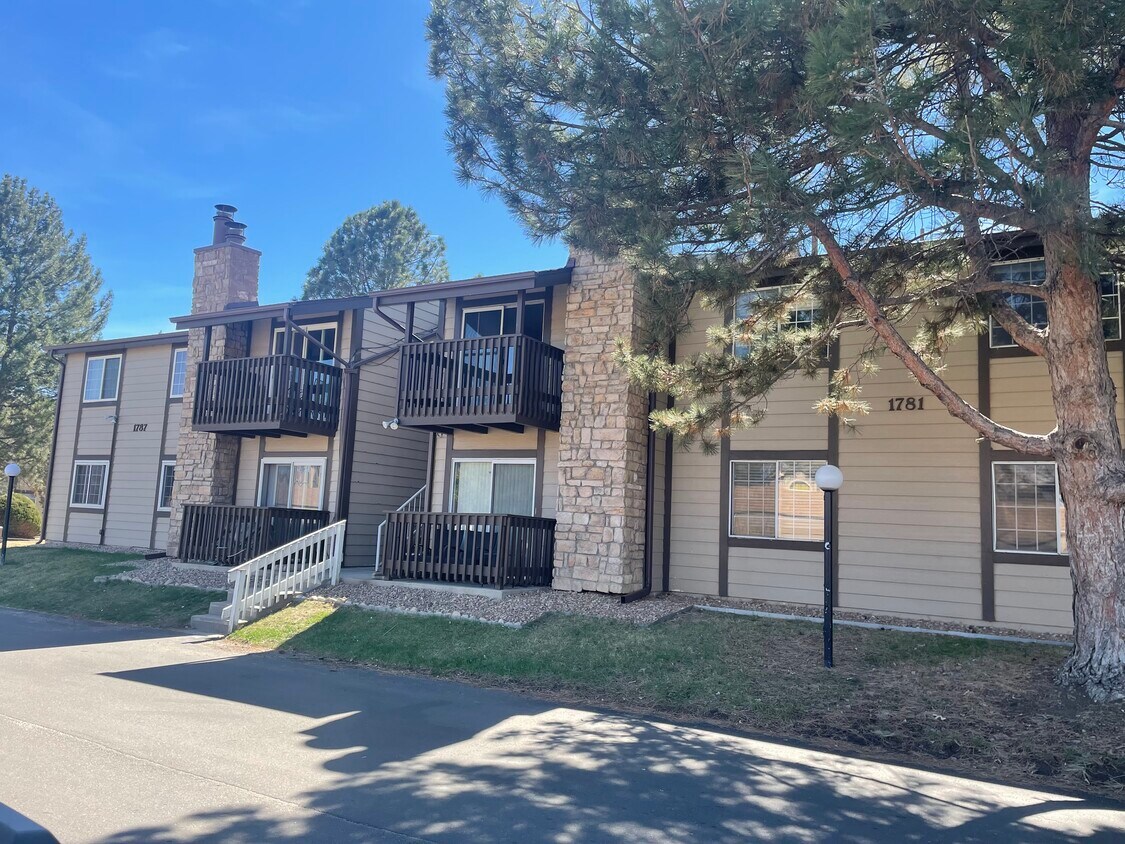 1781 S Pitkin St Unit B, Aurora, CO 80017 Condo for Rent in Aurora
