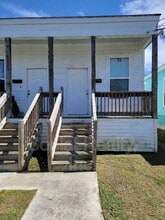 Building Photo - 4235 Hollygrove St