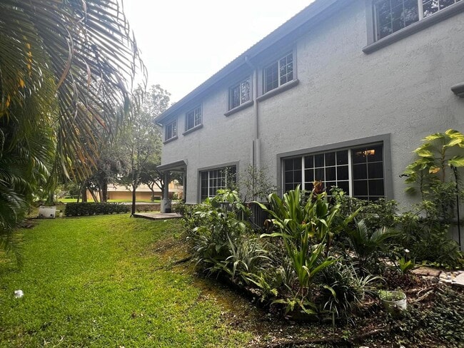 Foto del edificio - 3456 NW 99th Way