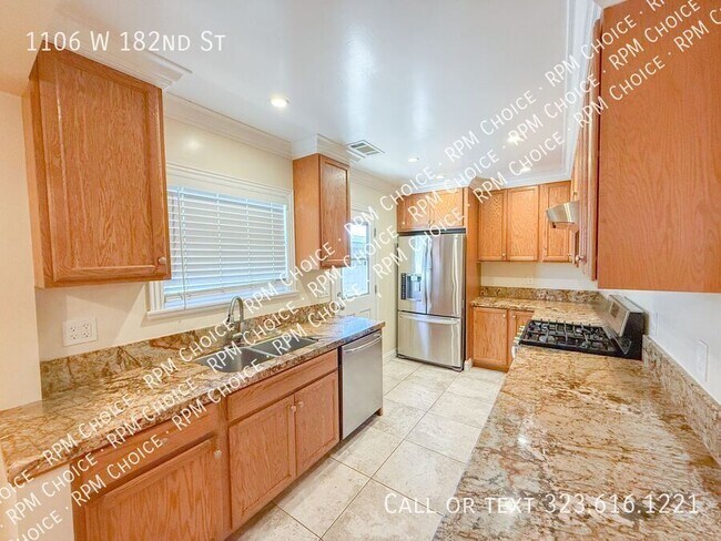Foto del edificio - 1106 W 182nd St