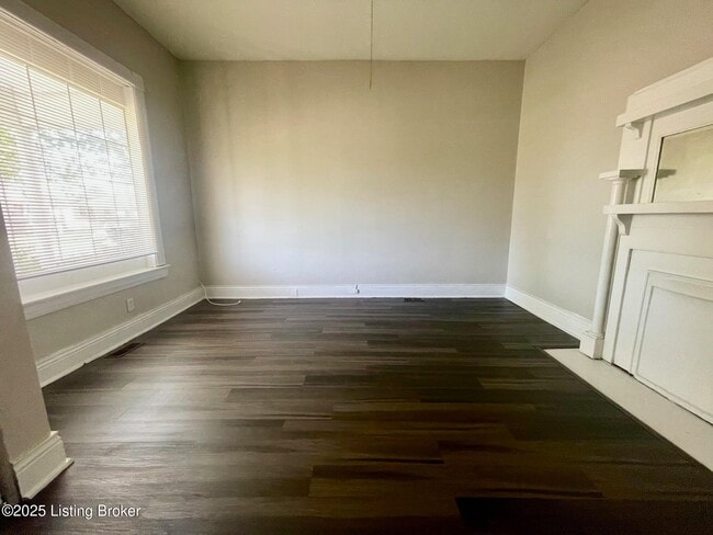Building Photo - 2921 Dumesnil St