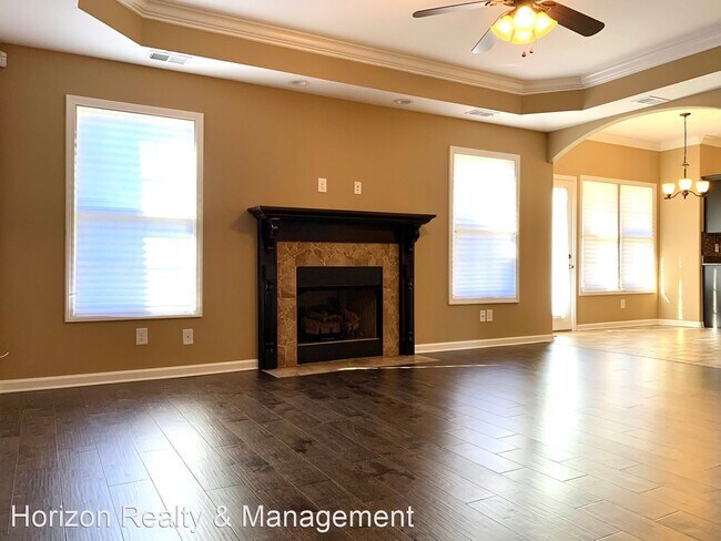 Building Photo - 4 br, 2.5 bath House - 932 Tanager Ct, Cla...