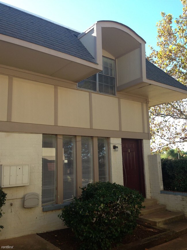 Building Photo - 908 Kennedy Ave
