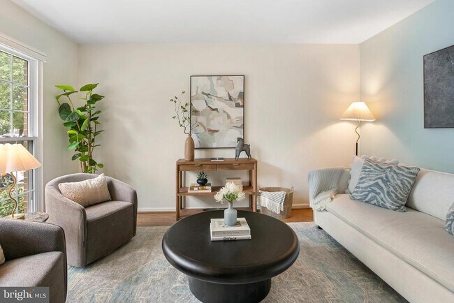 Foto del edificio - 6542 Cypress Point Rd