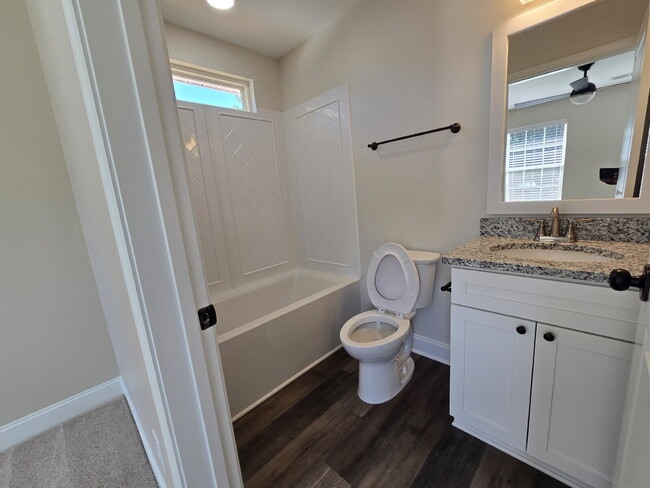 Building Photo - 2 Bedroom Townhomes Near Downtown Mebane for $1495