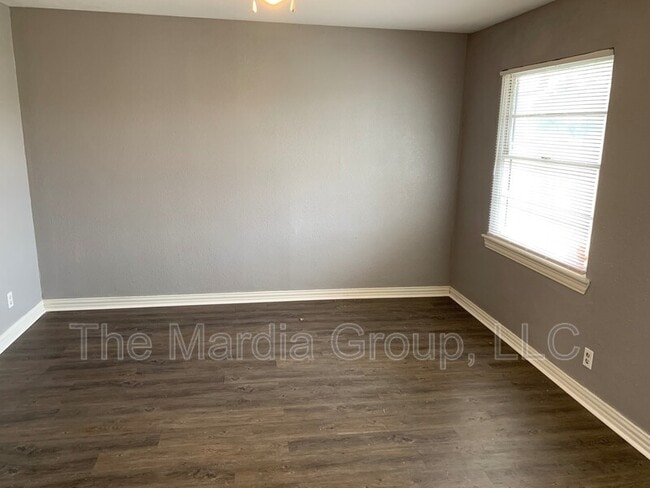 Photo - 2628 Healey Dr House