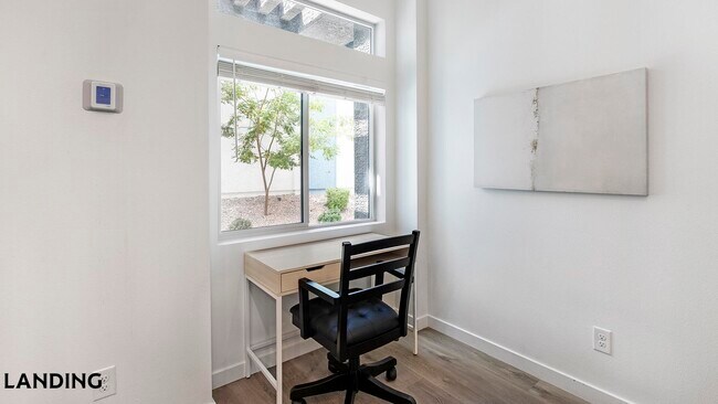 Building Photo - 2705 N Rancho Dr