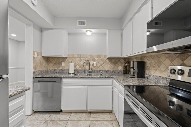 Foto del edificio - 7900 Westheimer Rd