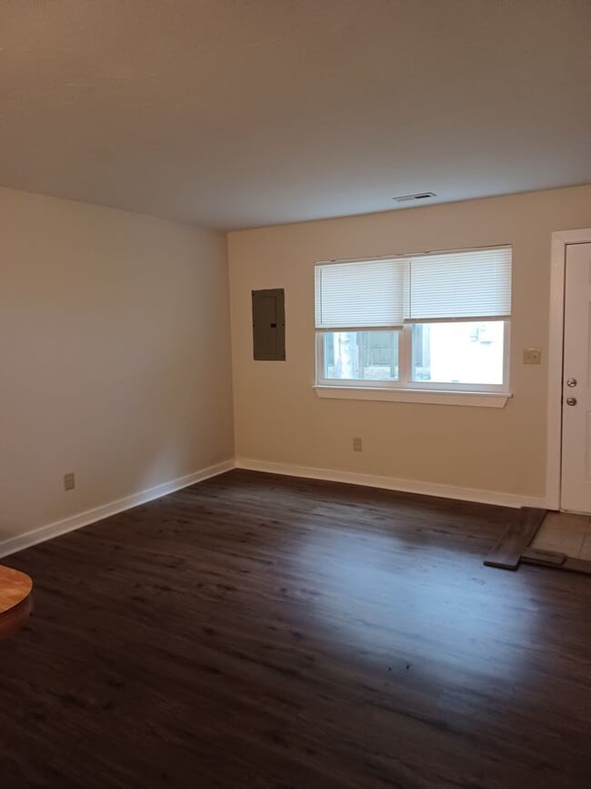 Foto del edificio - 469/471 Rudder Rd