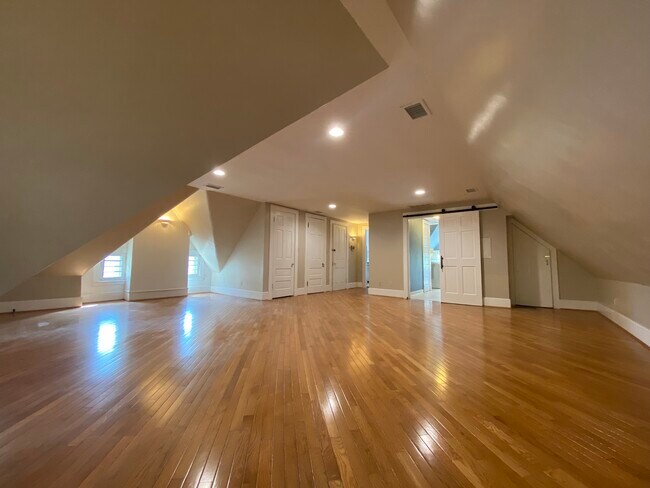 Photo - 2641 Highland Ave Apartments