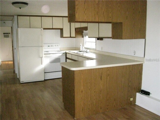 Building Photo - 305 51st Avenue Plaza W