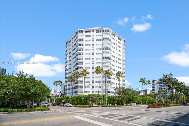 Building Photo - 1881 Washington Ave