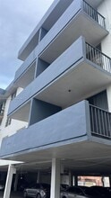 Building Photo - 13390 NE 7th Ave