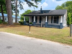 Building Photo - 404 McGwigan St