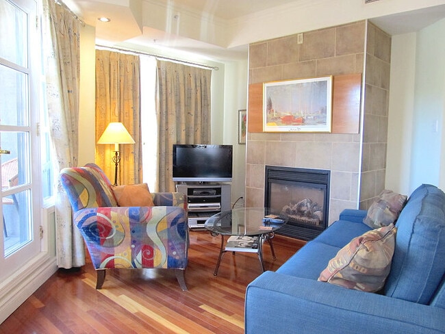 Building Photo - 281 Rue Saint-Paul