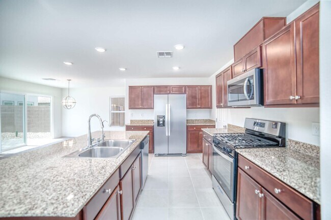 Foto del edificio - MOVE-IN READY! AMAZING 2023 3-BEDS 2.5 BAT...