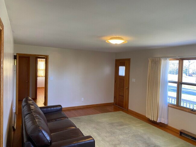 Building Photo - 2034 Mt Crawford Ave