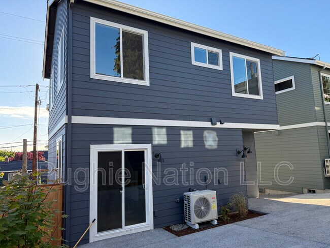 Foto del edificio - 4142B 3rd Ave NW