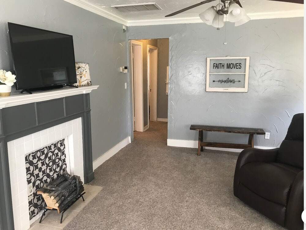 View from living to hallway. - 321 E Harmon Ave
