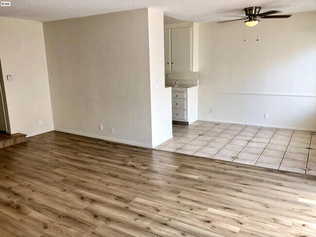 Dining area - 938 17th St