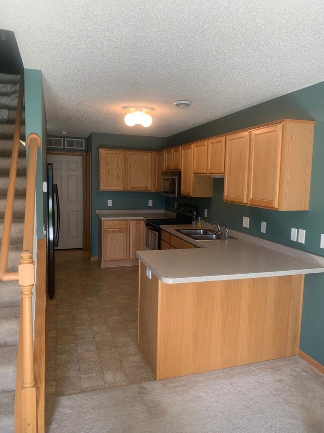 Building Photo - 2610 Yellowstone Dr