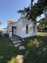 Building Photo - 1800 E Division St