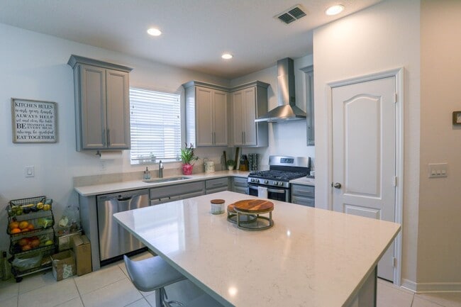 Building Photo - 8289 Bayliss Ct