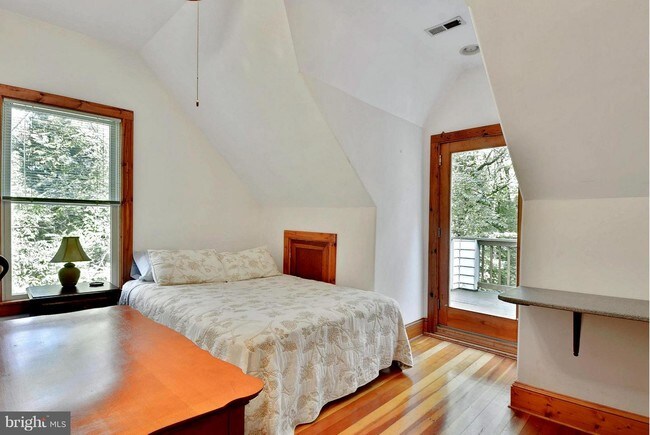 Foto del edificio - 2319 Hickory Rd