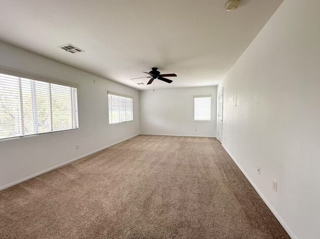 Building Photo - Single-family home