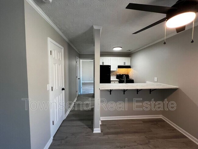 Foto del edificio - 5850 Century Oaks Dr