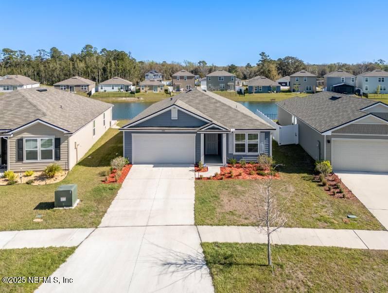 Foto principal - 2424 Falling Star Ln