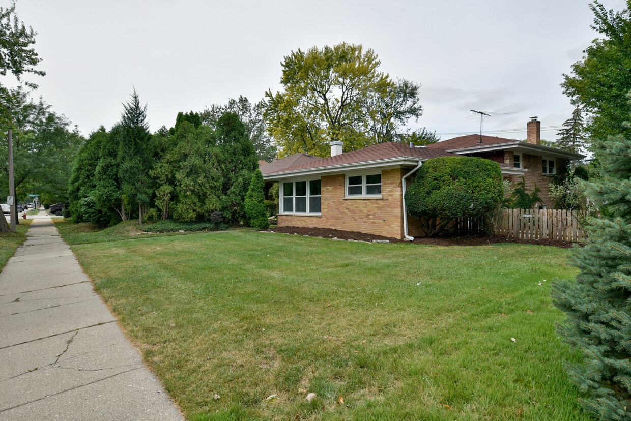 2036 Lake Ave, Wilmette, IL 60091 House Rental in Wilmette, IL