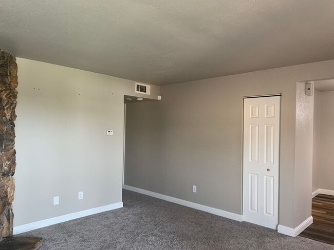 Building Photo - 8594 German Dr