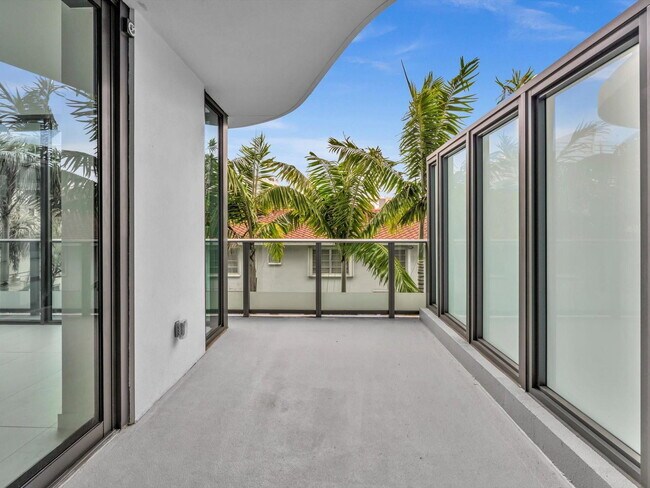 Foto del edificio - 9901 W Bay Harbor Dr