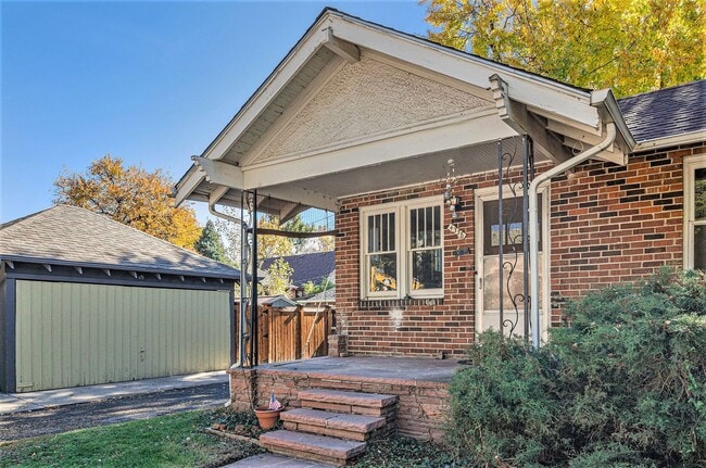 Building Photo - Spacious 2 bedroom home in the heart of Ci...