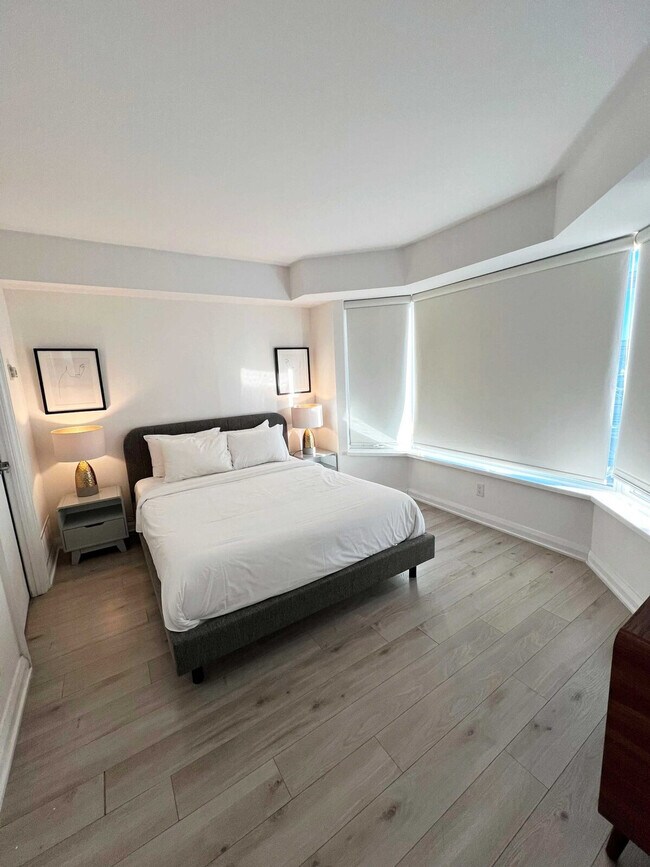 Building Photo - 55 Avenue Rd