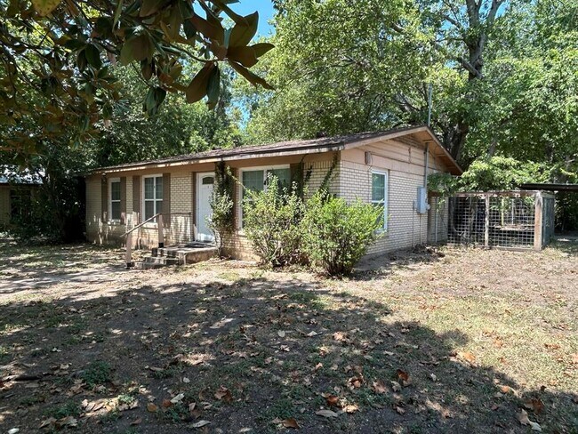 Foto del edificio - 6512 Linda Ln