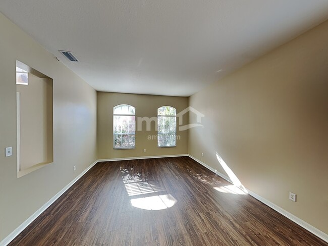 Building Photo - 1225 Barclay Wood Dr