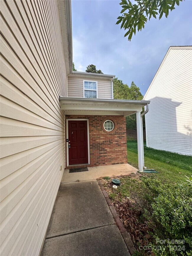 Building Photo - 10330 Seedling Ln