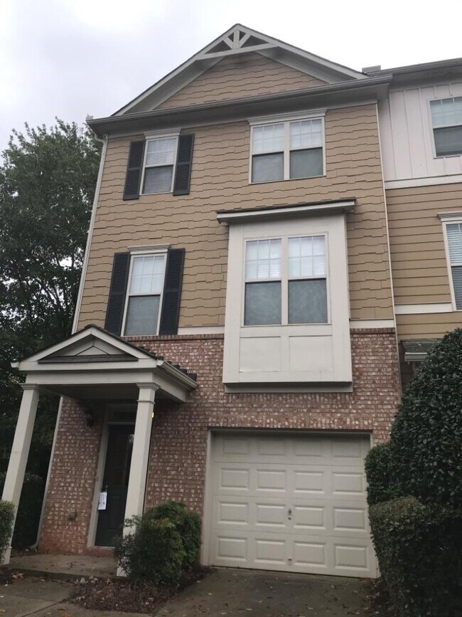 Foto del edificio - 1800 Oak Brook Ln NW