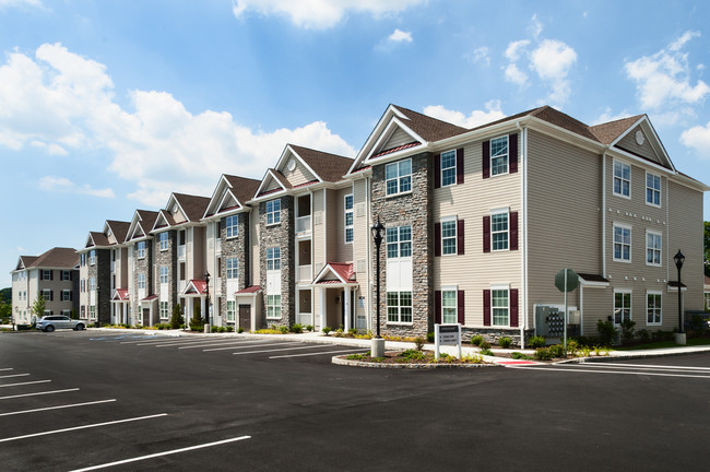 Morgan's Bluff Apartments - Sayreville, NJ | Apartments.com