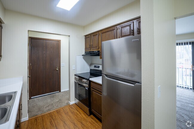 2 habitaciones, 1 baño - 740 pies cuadrados - Cocina - Terraceview Apartments
