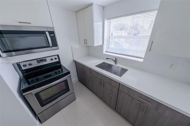 Foto del edificio - 1890 NW 35th St