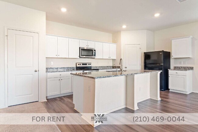 Building Photo - "Charming 3-Bedroom San Antonio Home with Granite Countertops and Spacious Living at 12603 Antilia!"